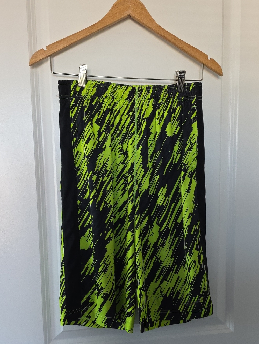 Nike Dry FIT Boys Size Large Shorts